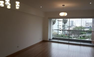 VENTA - BONITO DEPARTAMENTO DUPLEX - luminoso, ventilado y frente a lindo parque