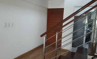 VENTA - BONITO DEPARTAMENTO DUPLEX - luminoso, ventilado y frente a lindo parque