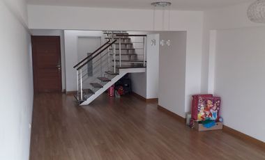 VENTA - BONITO DEPARTAMENTO DUPLEX - luminoso, ventilado y frente a lindo parque