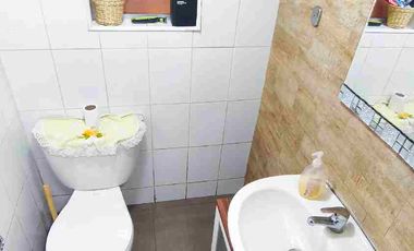 SE VENDE AMPLIA CASA EN DENAVISUR