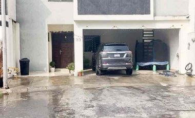 Casa en Venta en Galerías de Camino Real