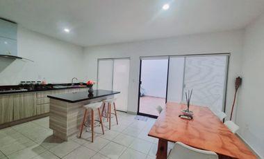 Casa de 3 recámaras en renta, Privada Farallon de Pájaros, Playa del Carmen