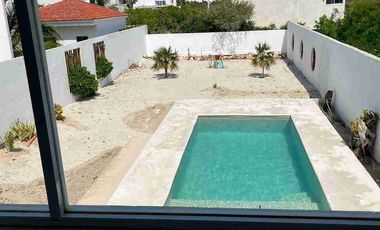 RENTA CASA EN LA PLAYA SAN BENITO, CERCA DEL MAR.