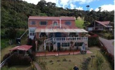 Arriendo Casa de Lujo en La Calera