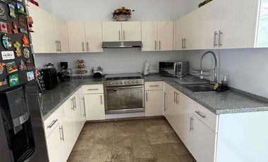 Se vende hermosa casa en Metepec con baño en todas las recámaras