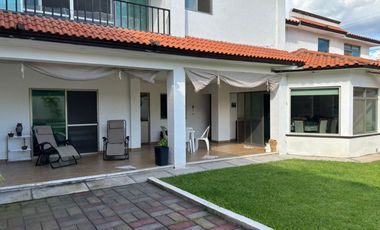 Casa En El Corazón De Cuautla, Con Jardín Y Alberca Privada