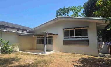 Dasmarinas Makati Bungalow style 5 Bedroom House for Rent, with Pool