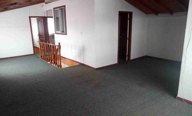 ARRIENDO CASA CON LOCAL COMERCIAL. DISOONE DE GIRO COMERCIAL. EXCELENTE OPORTUNIDAD PARA NEGOCIO Y VIVIENDA . av Huambali.