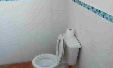 ARRIENDO CASA CON LOCAL COMERCIAL. DISOONE DE GIRO COMERCIAL. EXCELENTE OPORTUNIDAD PARA NEGOCIO Y VIVIENDA . av Huambali.