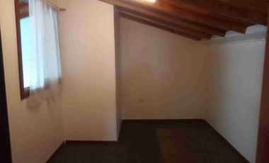 ARRIENDO CASA CON LOCAL COMERCIAL. DISOONE DE GIRO COMERCIAL. EXCELENTE OPORTUNIDAD PARA NEGOCIO Y VIVIENDA . av Huambali.