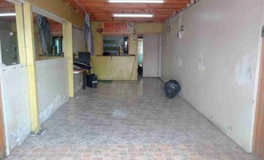 ARRIENDO CASA CON LOCAL COMERCIAL. DISOONE DE GIRO COMERCIAL. EXCELENTE OPORTUNIDAD PARA NEGOCIO Y VIVIENDA . av Huambali.
