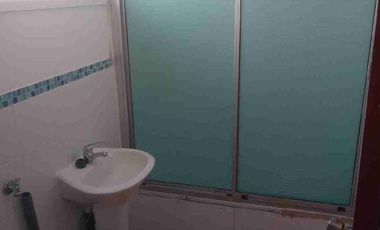 ARRIENDO CASA CON LOCAL COMERCIAL. DISOONE DE GIRO COMERCIAL. EXCELENTE OPORTUNIDAD PARA NEGOCIO Y VIVIENDA . av Huambali.