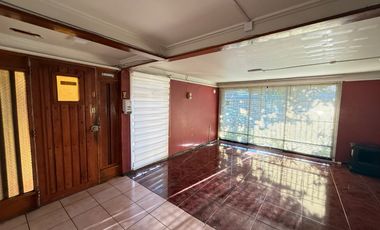 Casa Amplia en Arriendo con Departamento Interior, Villa José Miguel Carrera
