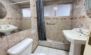 Casa Amplia en Arriendo con Departamento Interior, Villa José Miguel Carrera