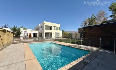 RINCONADA - ARRIENDA CASA 5D 4B 2E PISCINA - COND. ANTUL