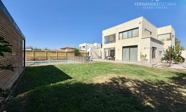 RINCONADA - ARRIENDA CASA 5D 4B 2E PISCINA - COND. ANTUL