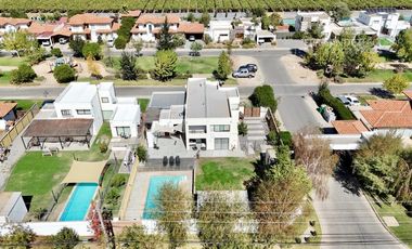 RINCONADA - ARRIENDA CASA 5D 4B 2E PISCINA - COND. ANTUL