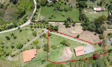 VENTA CASA CAMPESTRE EN EL PEÑOL