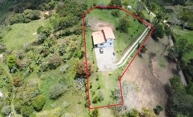 VENTA CASA CAMPESTRE EN EL PEÑOL
