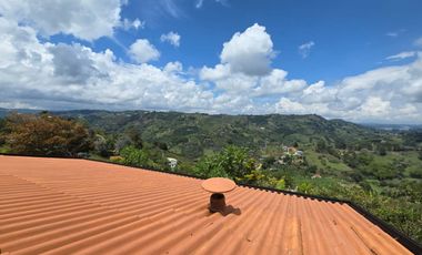 VENTA CASA CAMPESTRE EN EL PEÑOL