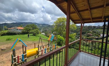 VENTA CASA CAMPESTRE EN EL PEÑOL