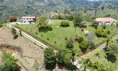 VENTA CASA CAMPESTRE EN EL PEÑOL