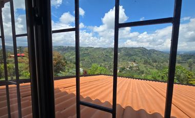 VENTA CASA CAMPESTRE EN EL PEÑOL