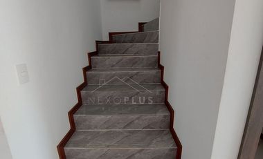 En Machala en Miracielo Se Vende Casa Esquinera con Terreno adicional con Terraza