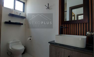 En Machala en Miracielo Se Vende Casa Esquinera con Terreno adicional con Terraza