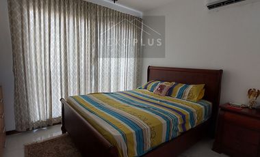 En Machala en Miracielo Se Vende Casa Esquinera con Terreno adicional con Terraza
