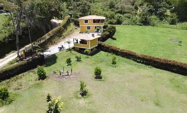 VENTA CASA CAMPESTRE EL PEÑOL
