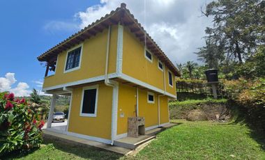VENTA CASA CAMPESTRE EL PEÑOL