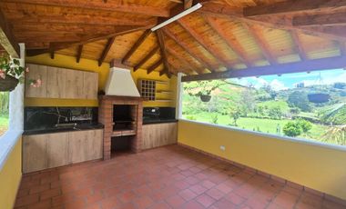 VENTA CASA CAMPESTRE EL PEÑOL
