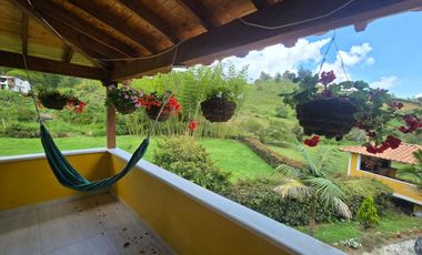 VENTA CASA CAMPESTRE EL PEÑOL