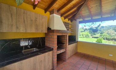 VENTA CASA CAMPESTRE EL PEÑOL