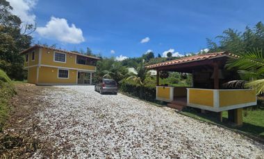VENTA CASA CAMPESTRE EL PEÑOL
