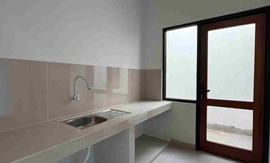 Rumah 2 Lantai 500jt an lokasi Nempel depok 5 menit ke stasiun
