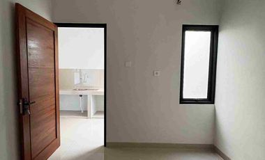 Rumah 2 Lantai 500jt an lokasi Nempel depok 5 menit ke stasiun