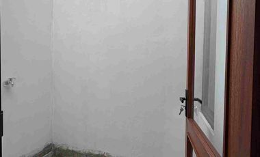 Rumah 2 Lantai 500jt an lokasi Nempel depok 5 menit ke stasiun