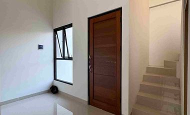 Rumah 2 Lantai 500jt an lokasi Nempel depok 5 menit ke stasiun