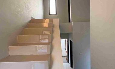 Rumah 2 Lantai 500jt an lokasi Nempel depok 5 menit ke stasiun