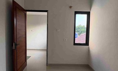 Rumah 2 Lantai 500jt an lokasi Nempel depok 5 menit ke stasiun