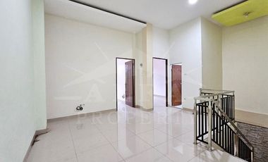 Jual Sewa Cepat Rumah Baru 2 Lantai Siap Huni Bonus Furniture