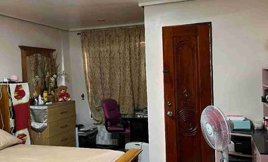 3 Storey 3 Bedroom Townhouse with 1 Car Garage For Sale at Palanan Makati