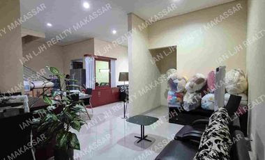 RUMAH MEWAH CLUSTER JALAN LANDAK 9x20. 4 KAMAR. SEMI FURNISH. FREE AC & WATERHEATER