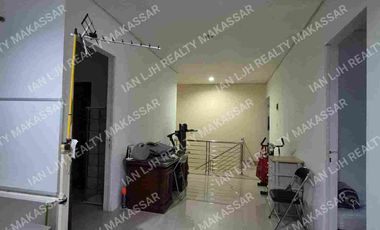 RUMAH MEWAH CLUSTER JALAN LANDAK 9x20. 4 KAMAR. SEMI FURNISH. FREE AC & WATERHEATER