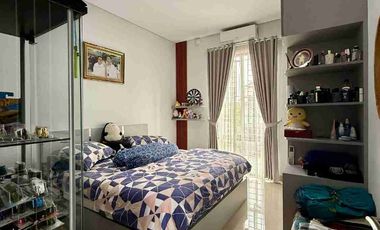 RUMAH MEWAH 2 LANTAI UNIT POJOK FULL FURNISHED DALAM PERUMAHAN DI BANGUNTAPAN BANTUL