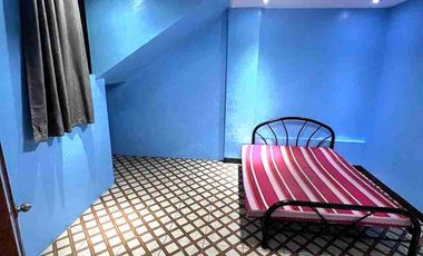 3 Storey 7 Bedroom Townhouse with 3 Car Ports For Rent at East Tambo Paranaque