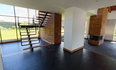 CASA EN RENTA CONJUNTO CERRADO COTA