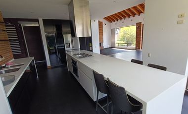 CASA EN RENTA CONJUNTO CERRADO COTA